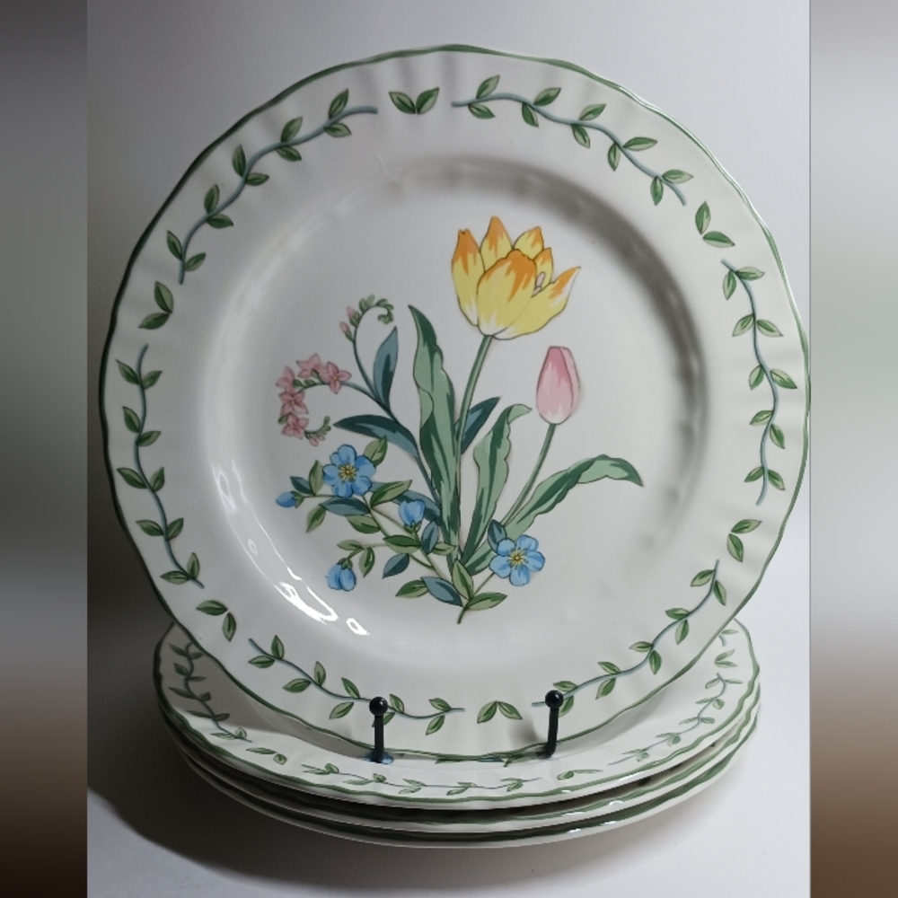 Four 11" Mikasa Country Fleur Salad Luncheon Plates
